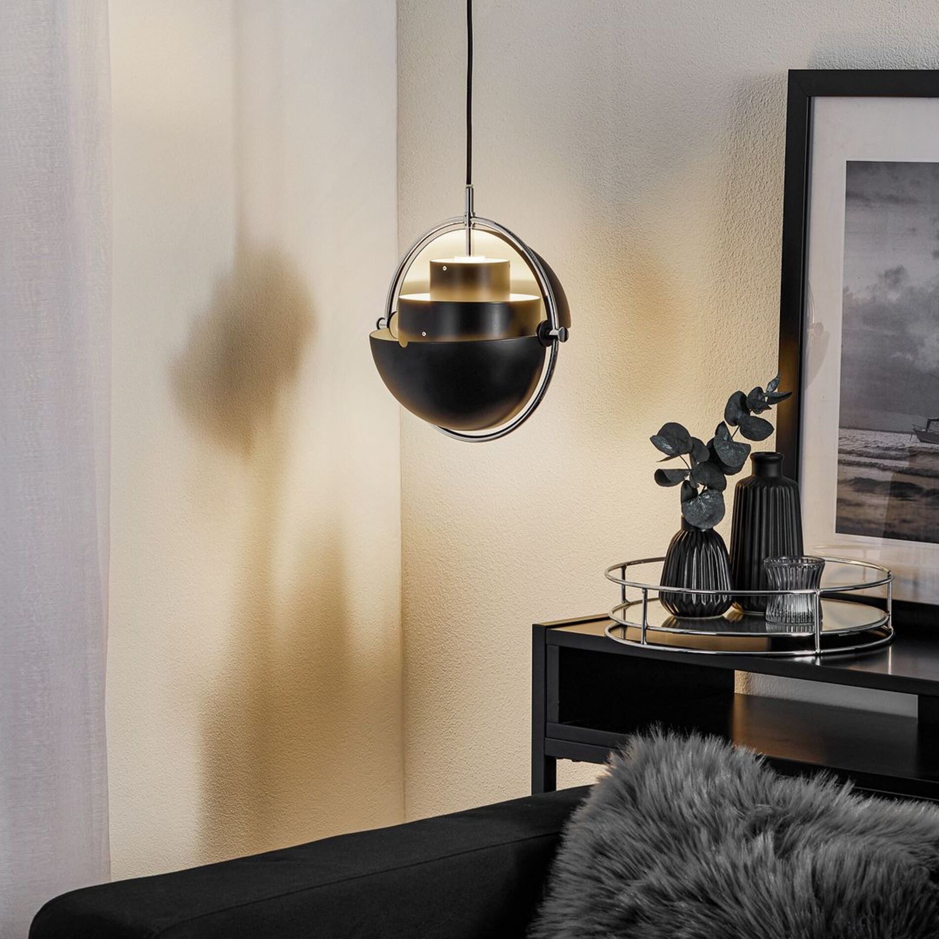 Ilumina tu hogar con la lámpara colgante Multi-Lite de GUBI