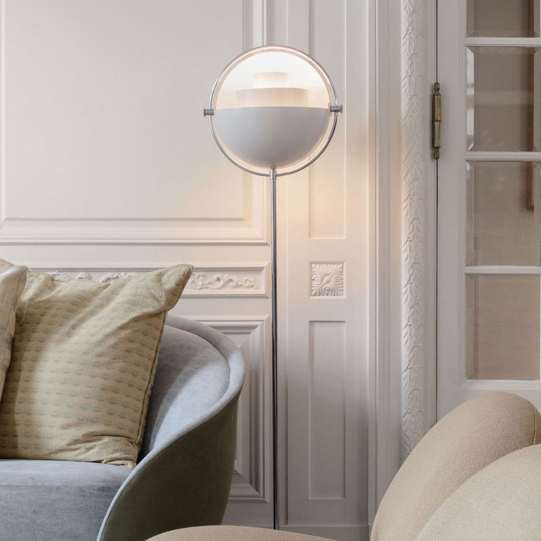 Descubre la lámpara colgante Multi-Lite de GUBI: un icono del diseño danés